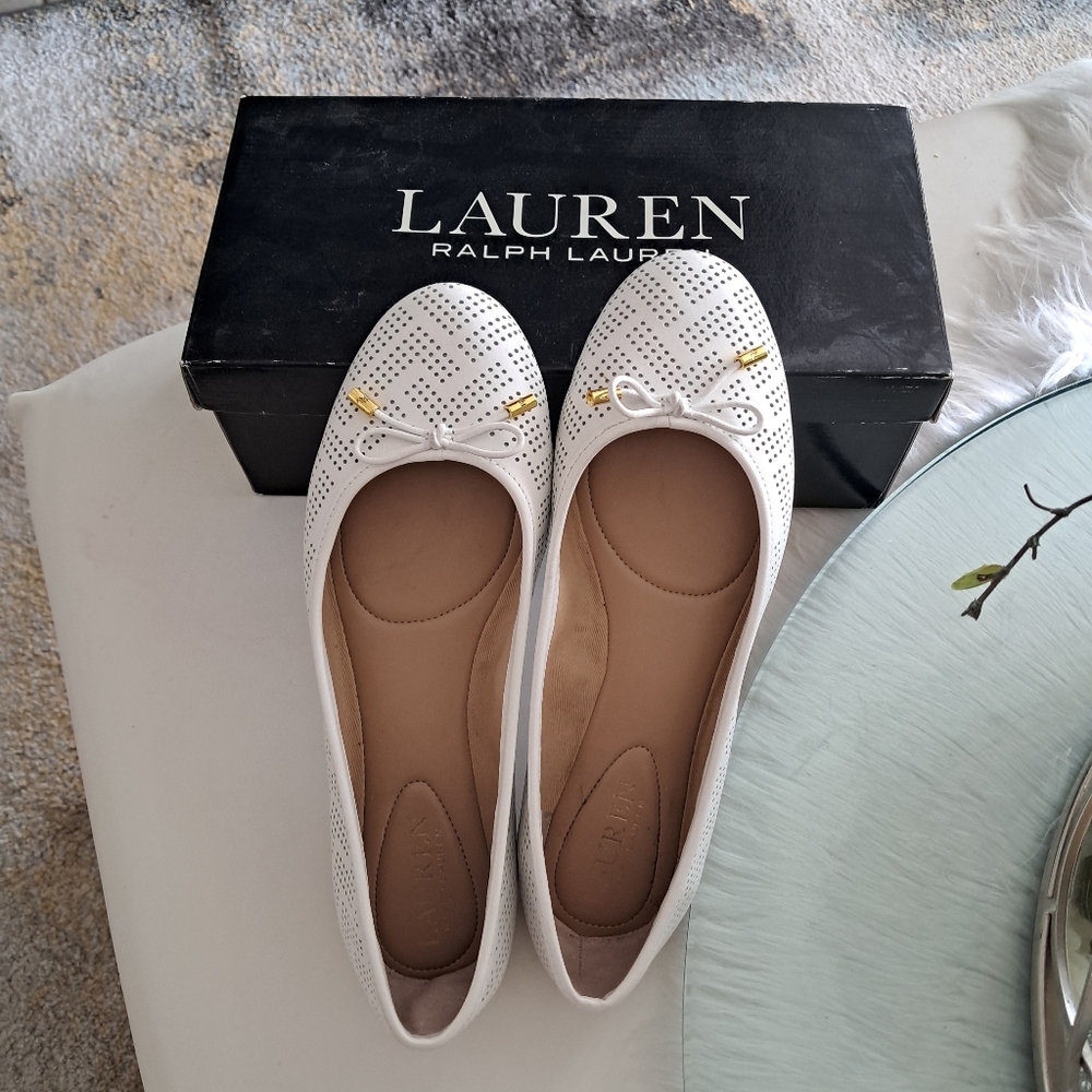 RALPH LAUREN WHITE FLAT SHOES size 6/5